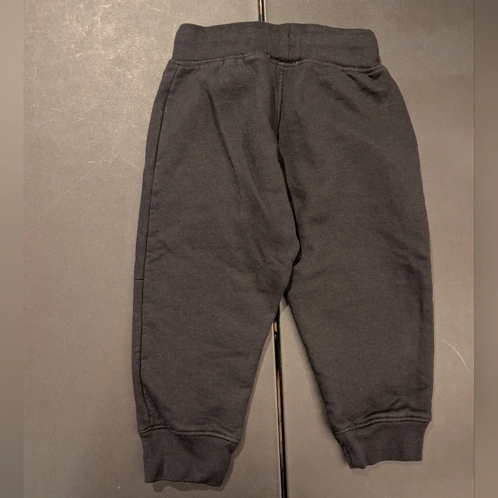 Tommy Bahama Kids Cool Santa Long Sleeve Shirt and Jogger Set in Size XS/4